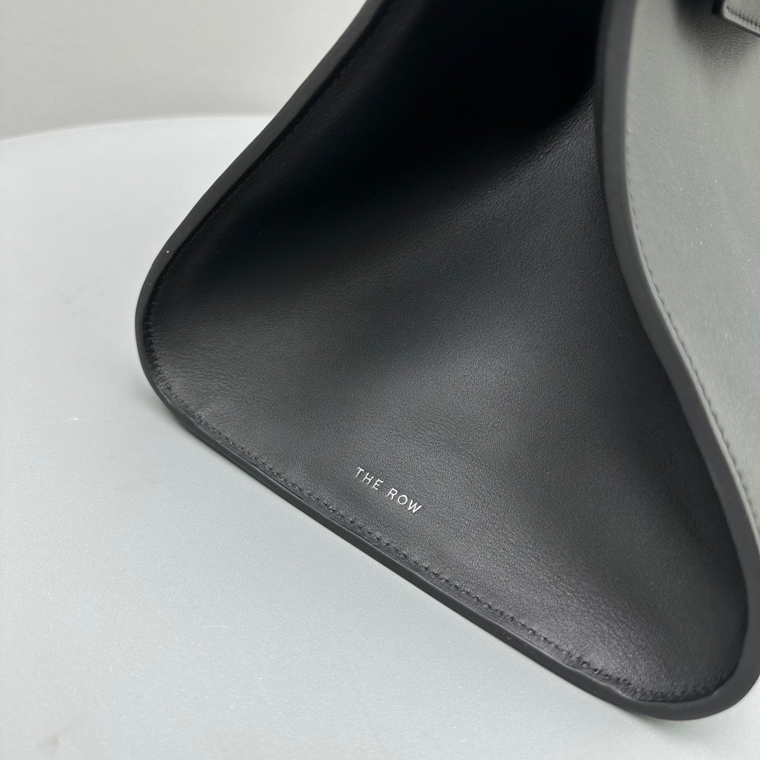 THE ROW Margaux belt 15 38.5x16x30cm