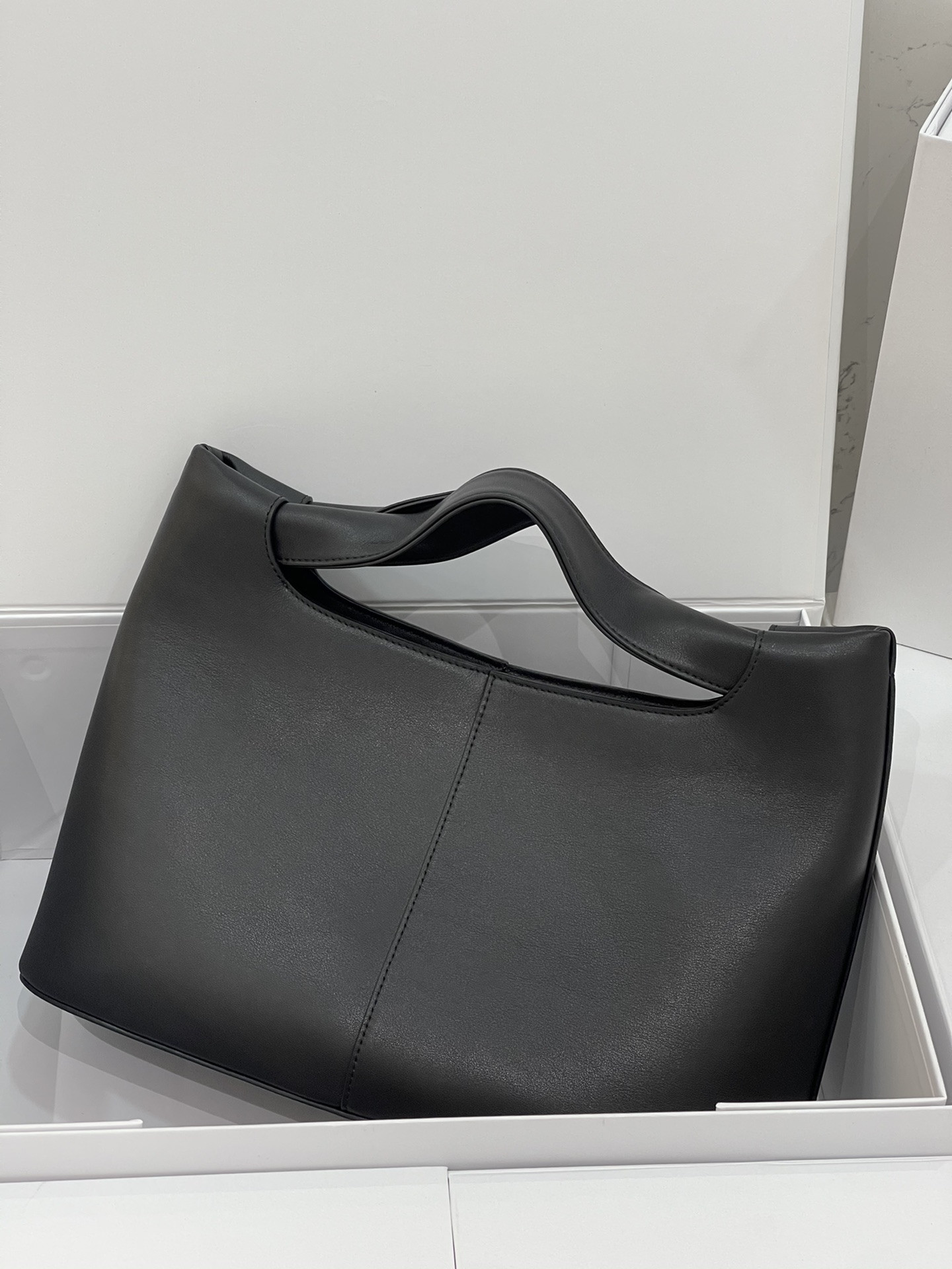 The Row Camdem 32x23x14cm