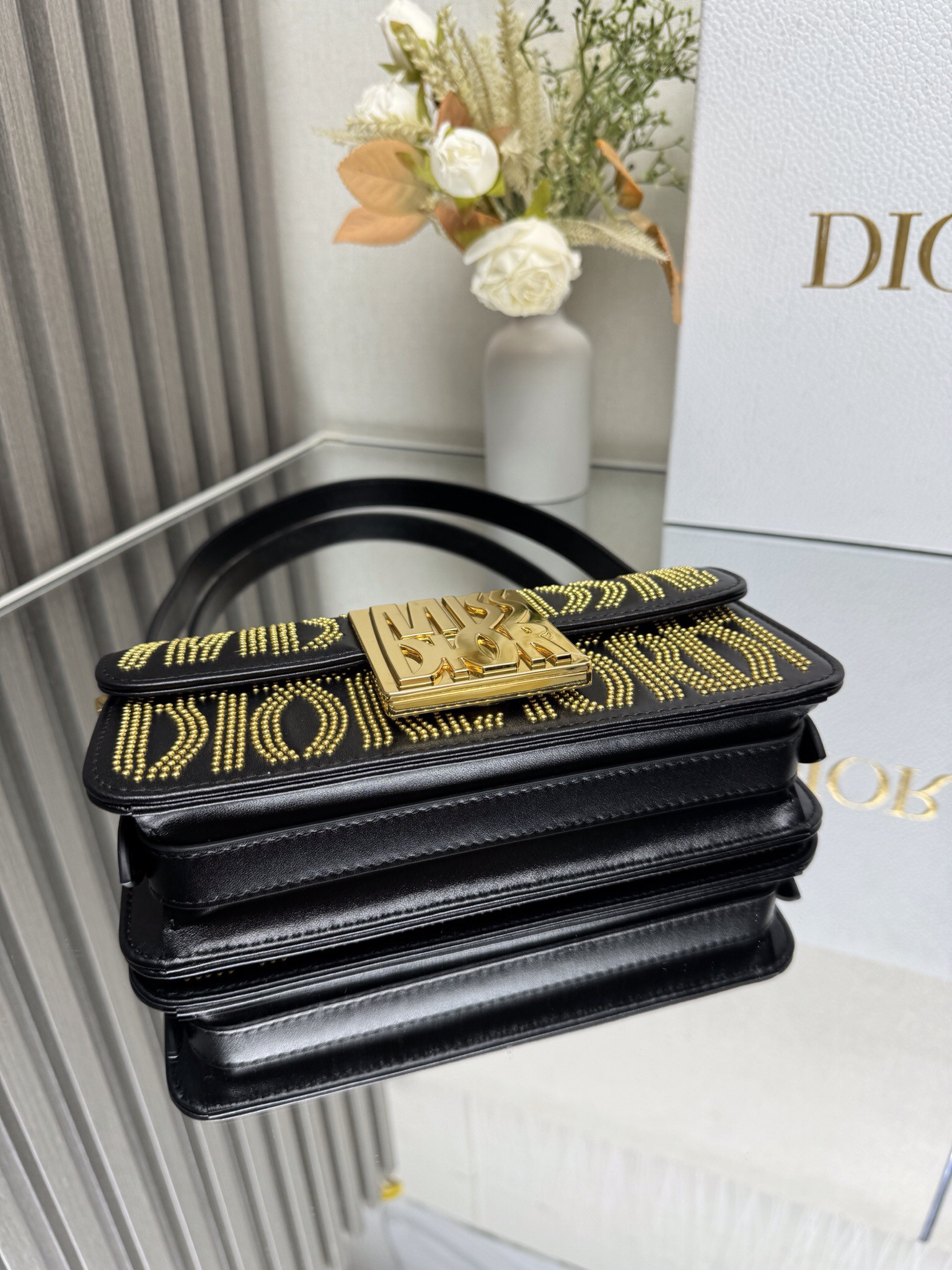 Dior Miss Dior flap bag 22 x 11 x 6 cm