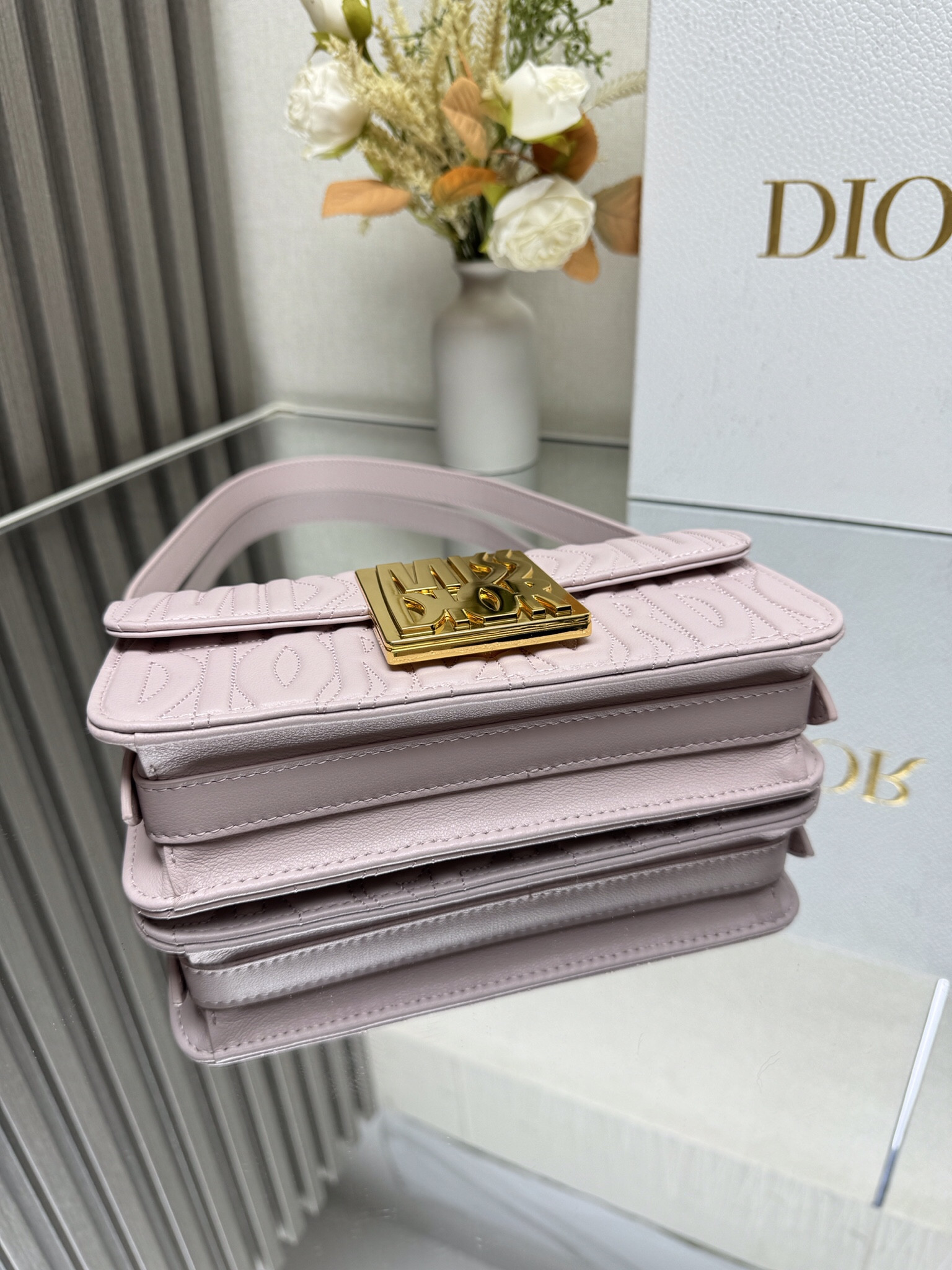 Dior Miss Dior flap bag 22 x 11 x 6 cm