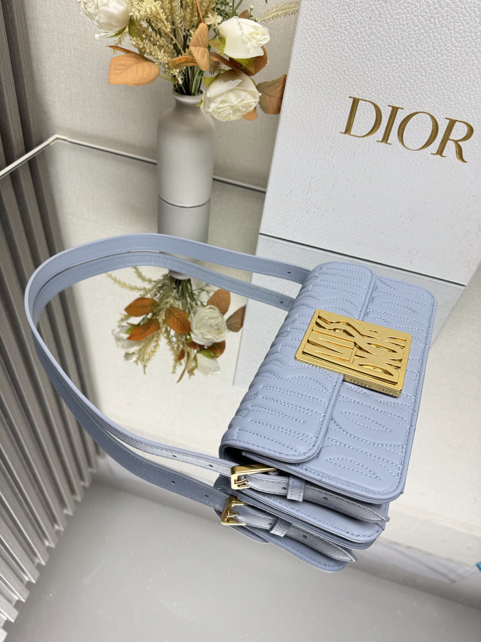 Dior Miss Dior flap bag 22 x 11 x 6 cm