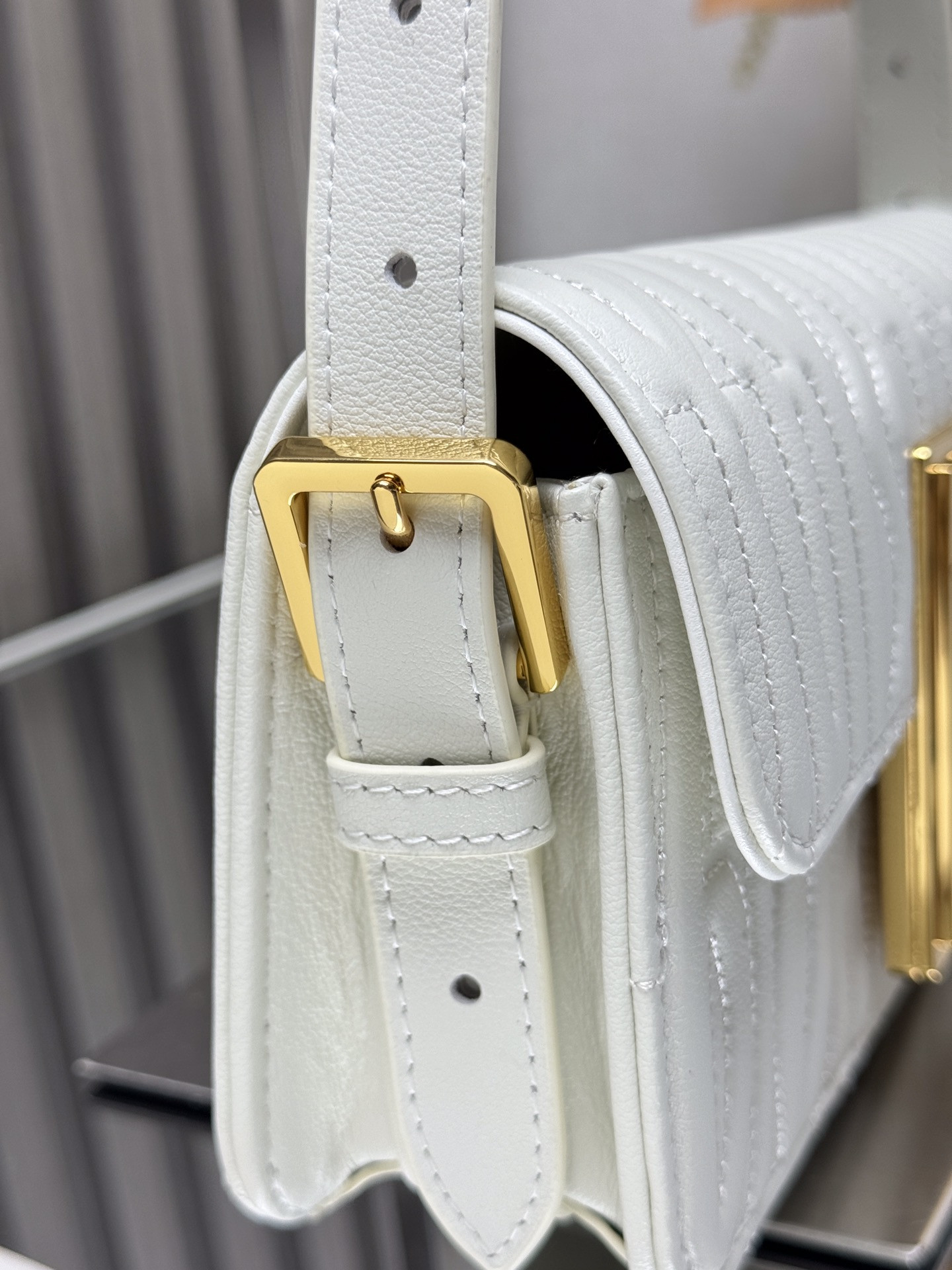 Dior Miss Dior flap bag 22 x 11 x 6 cm