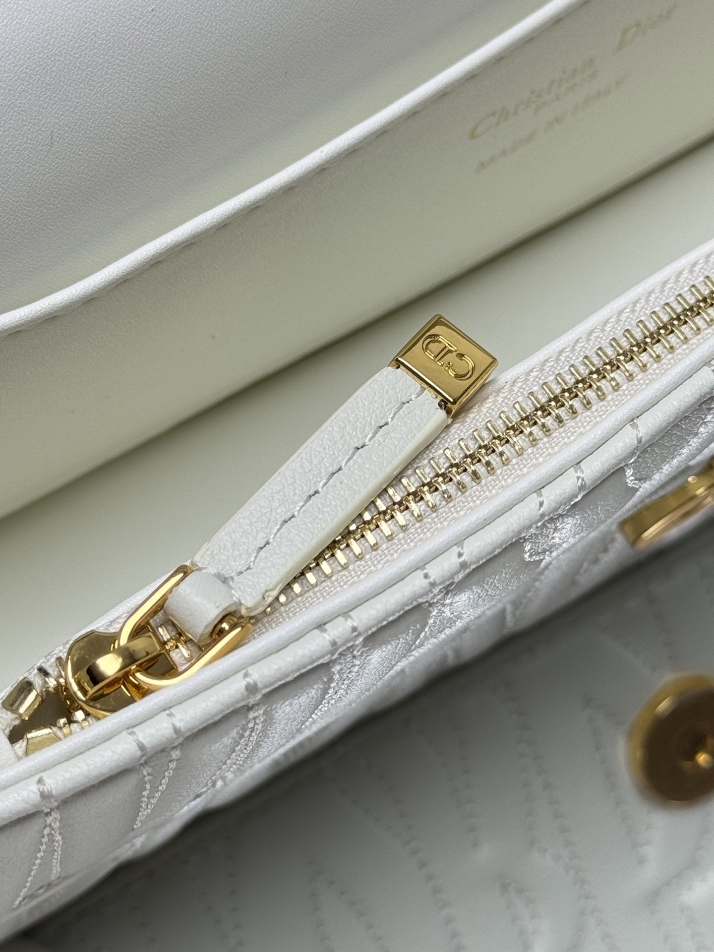 Dior Miss Dior flap bag 22 x 11 x 6 cm