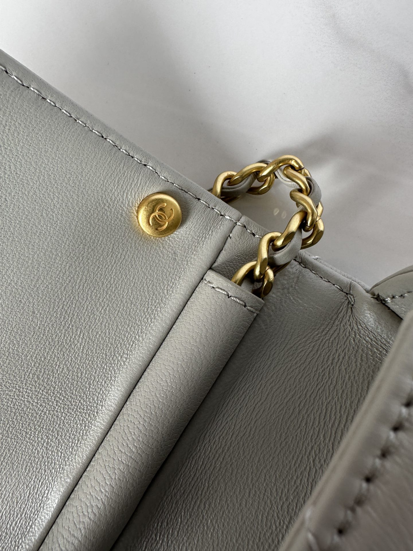 Chanel Flap Bag 23x15x9cm