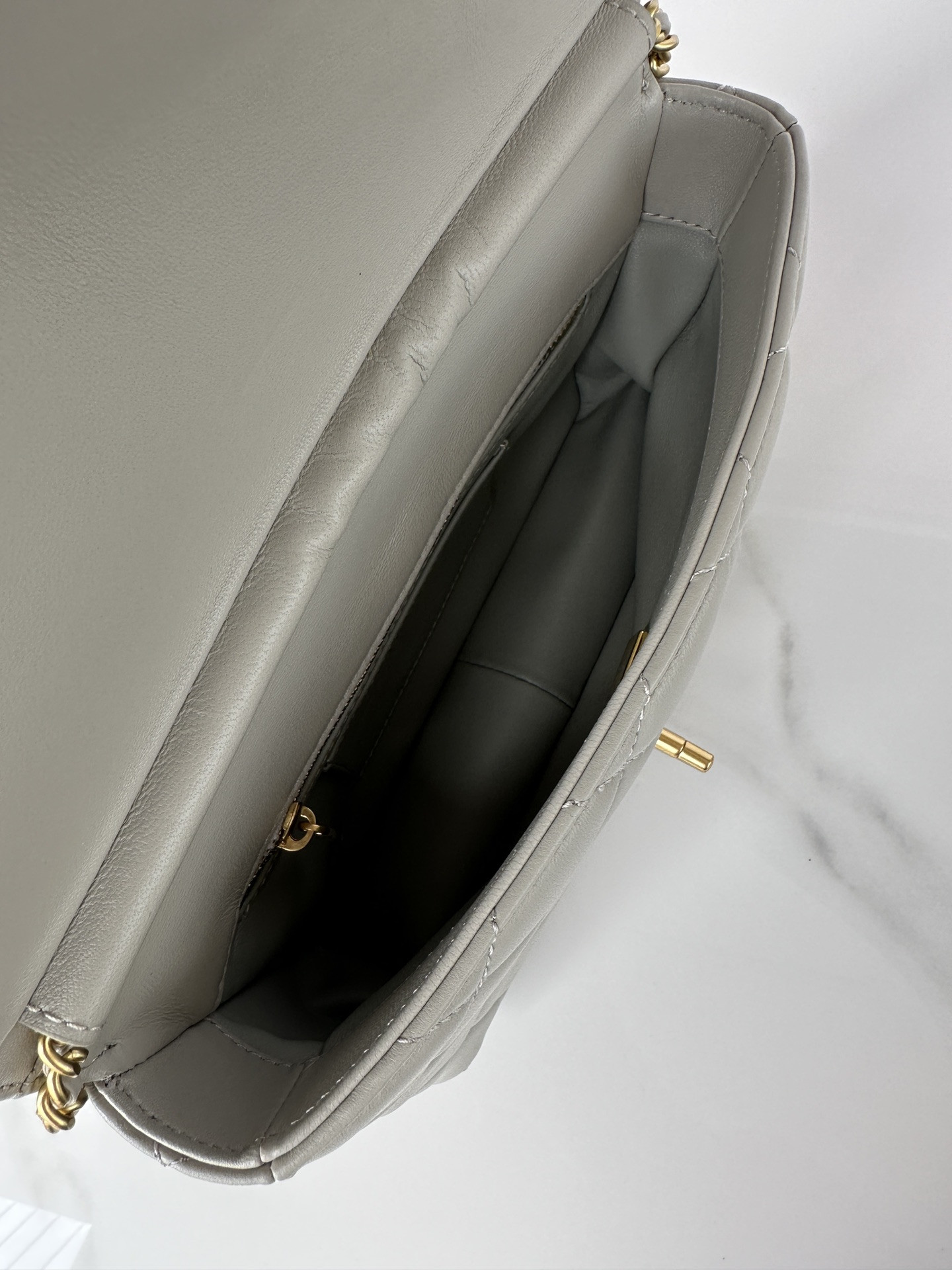 Chanel Flap Bag 23x15x9cm