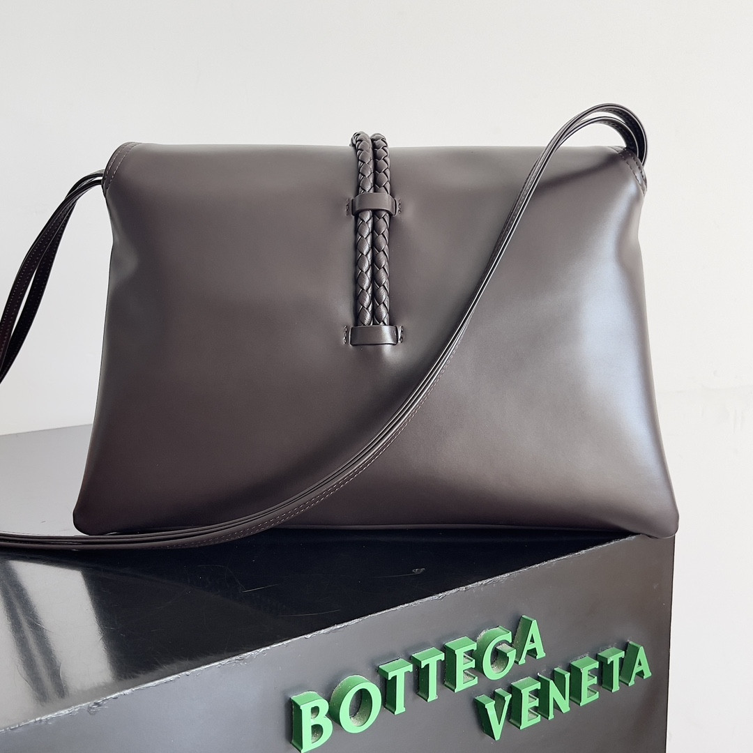Bottega Veneta Liberta 23 x 35 x 6cm