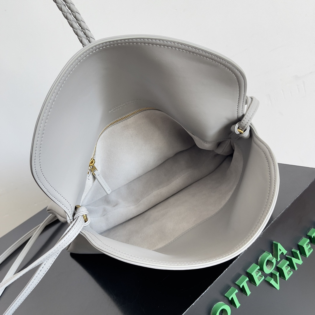 Bottega Veneta Liberta 23 x 35 x 6cm