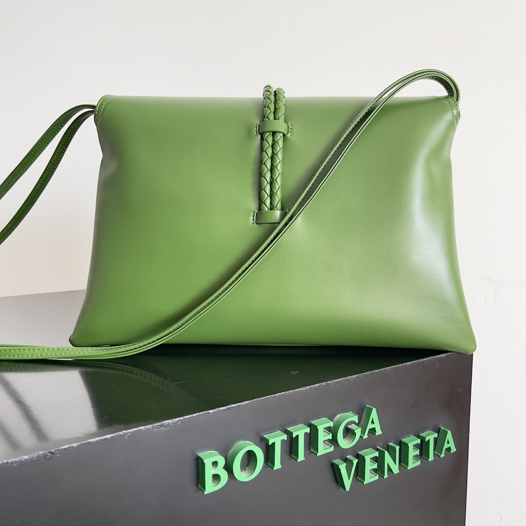 Bottega Veneta Liberta 23 x 35 x 6cm
