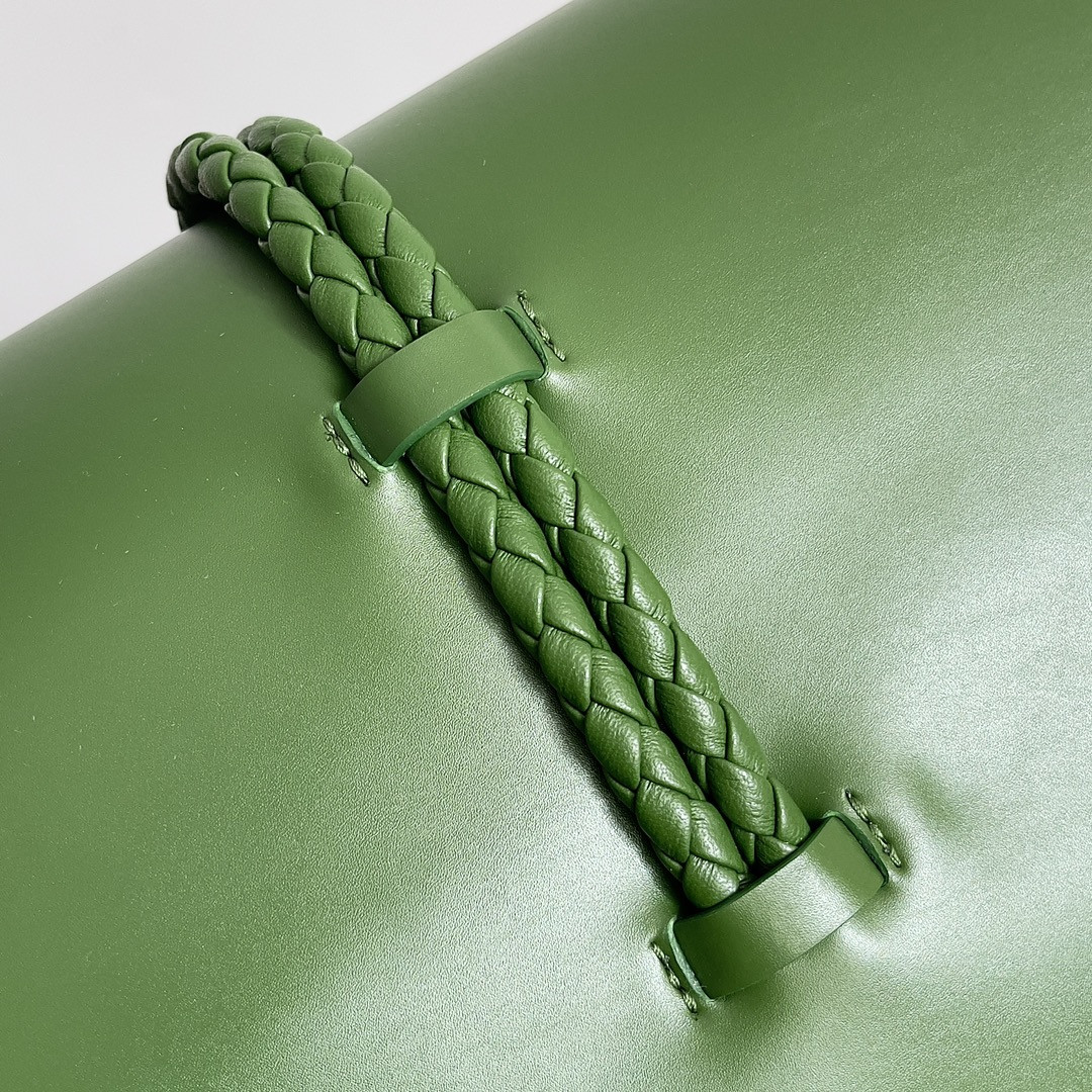 Bottega Veneta Liberta 23 x 35 x 6cm