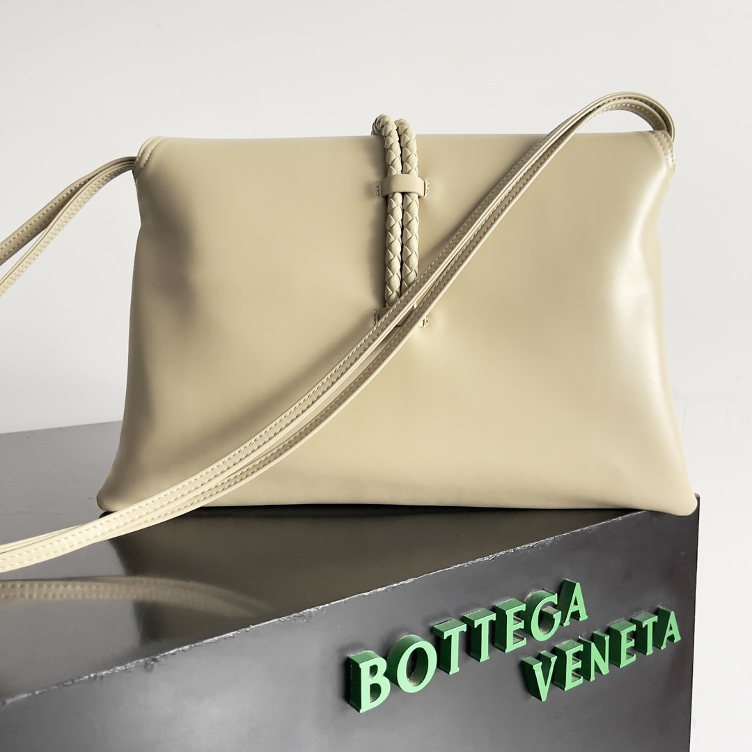 Bottega Veneta Liberta 23 x 35 x 6cm