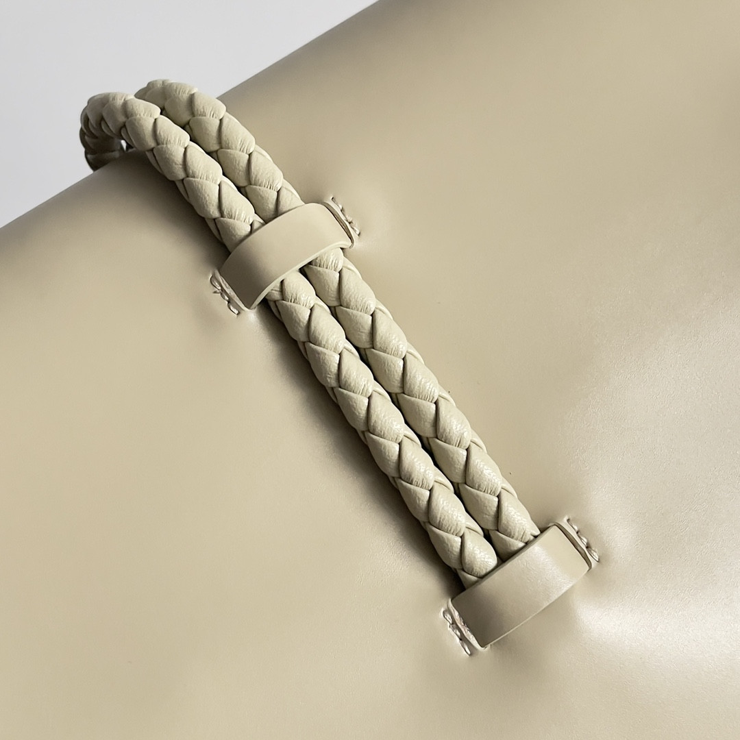 Bottega Veneta Liberta 23 x 35 x 6cm