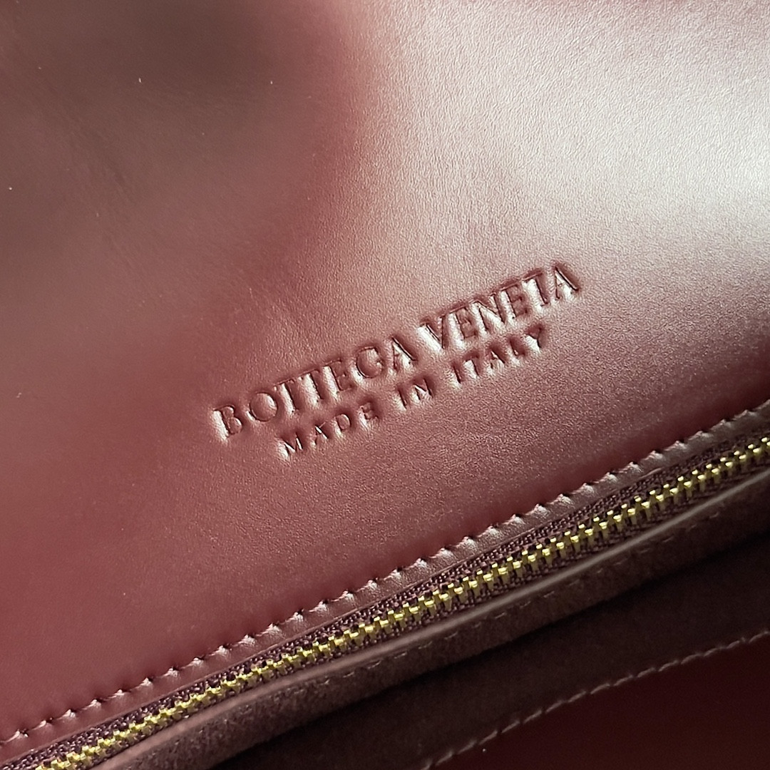 Bottega Veneta Liberta 23 x 35 x 6cm