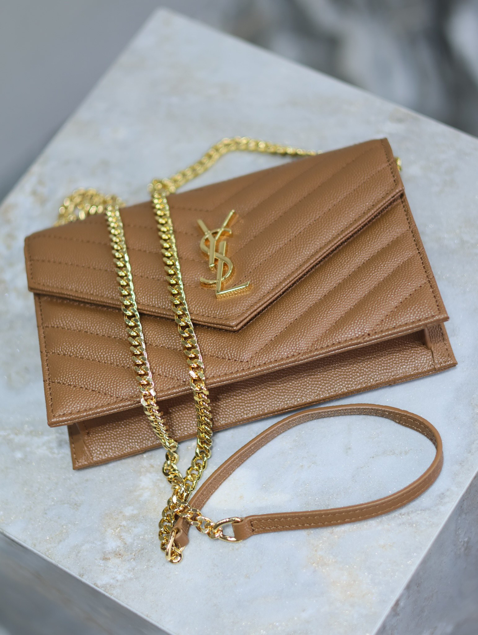 YSL Cassandra WOC envelope chain wallet in grained poudre leather 19 x 12.5 x 3.5 cm