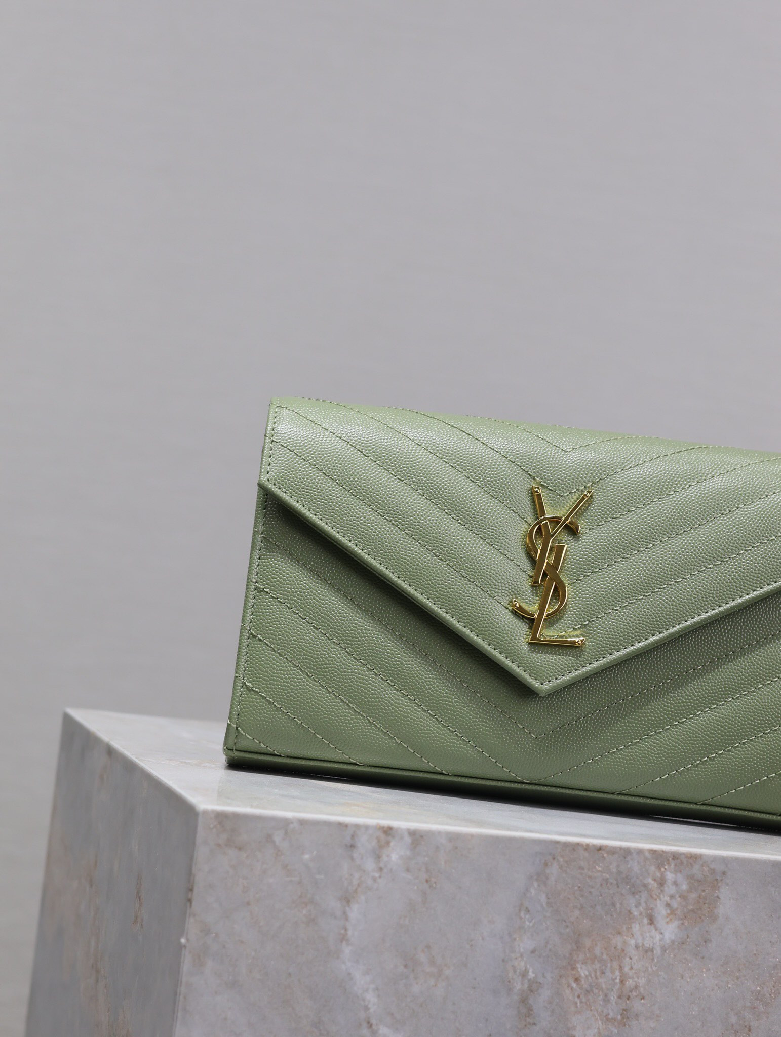 YSL Cassandra Monogram Classic Chain Wallet in Grained Poudre Leather 22.5 x 14 x 4cm