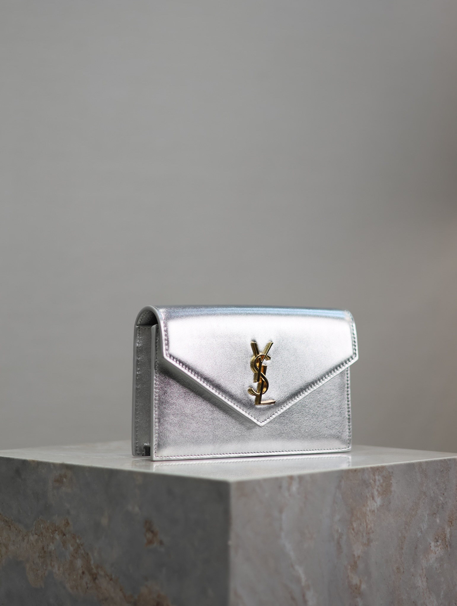 YSL Cassandra WOC envelope chain wallet 19x12.5x3.5cm