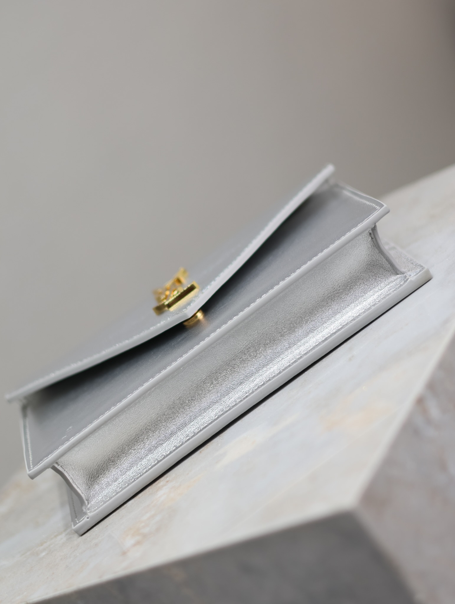 YSL Cassandra WOC envelope chain wallet 19x12.5x3.5cm