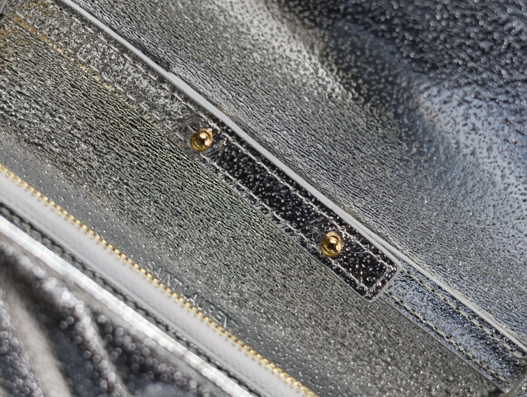 YSL Cassandra Monogram Classic Chain Wallet 22.5 x 14 x 4cm