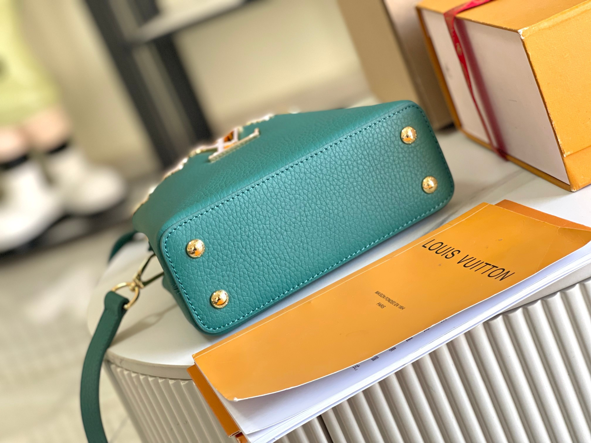 LV Capucines Flower Crown M23766 Taurillon 21x14x8cm