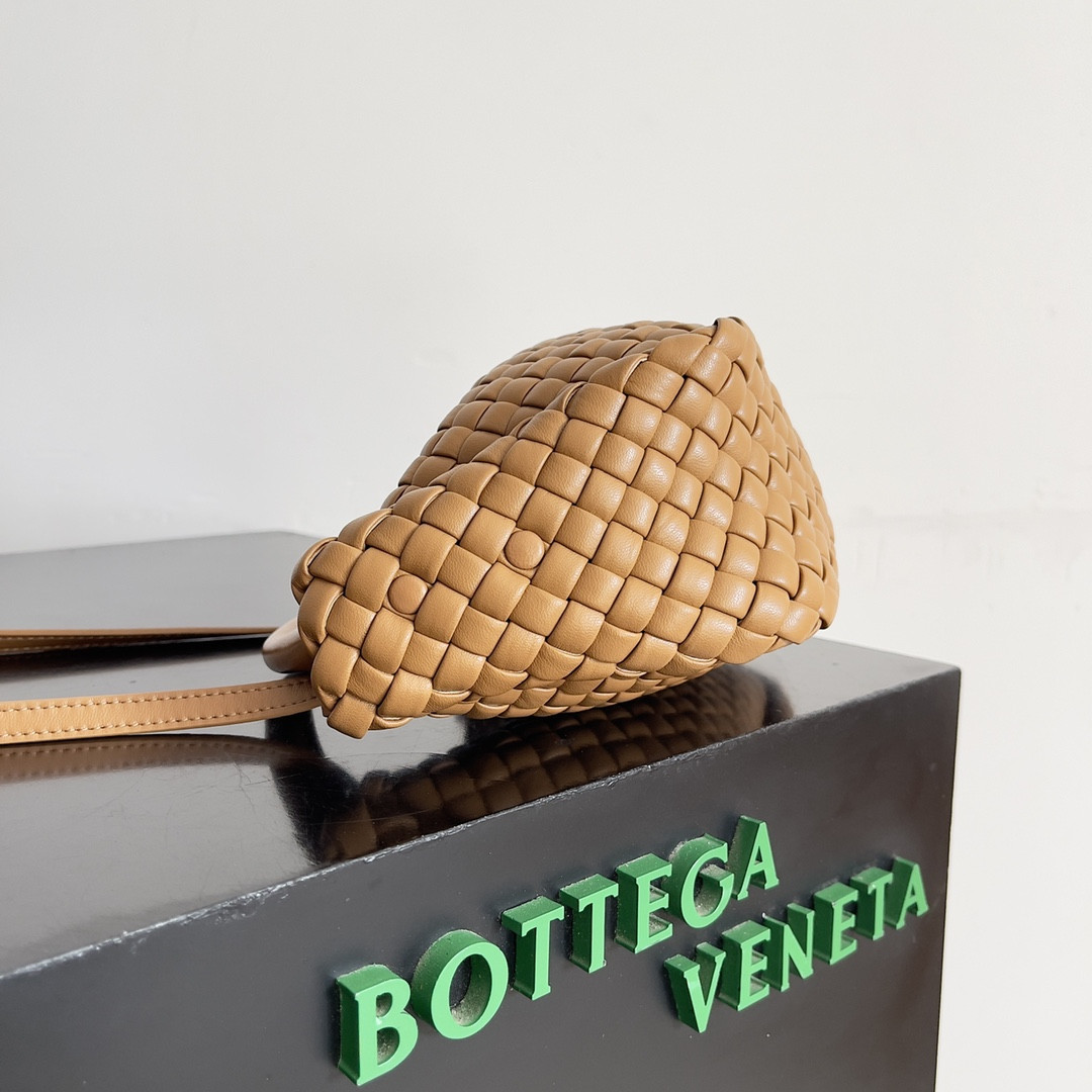 Bottega Veneta Small Cobble Top Handle 11x23x8cm
