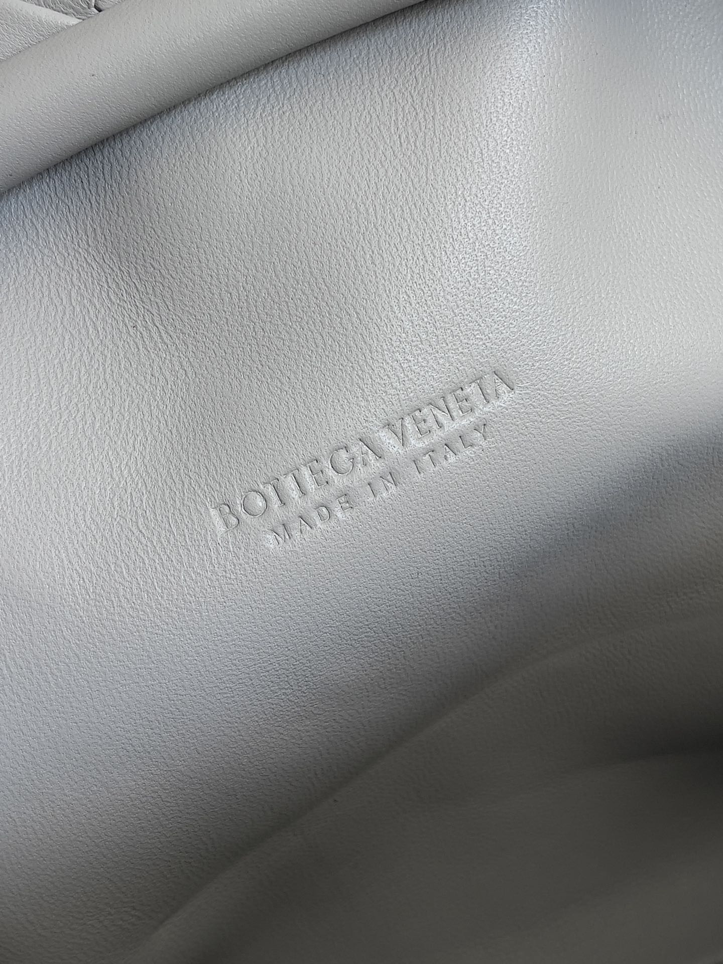 Bottega Veneta Lauren 1980 16.5x31.5x11cm