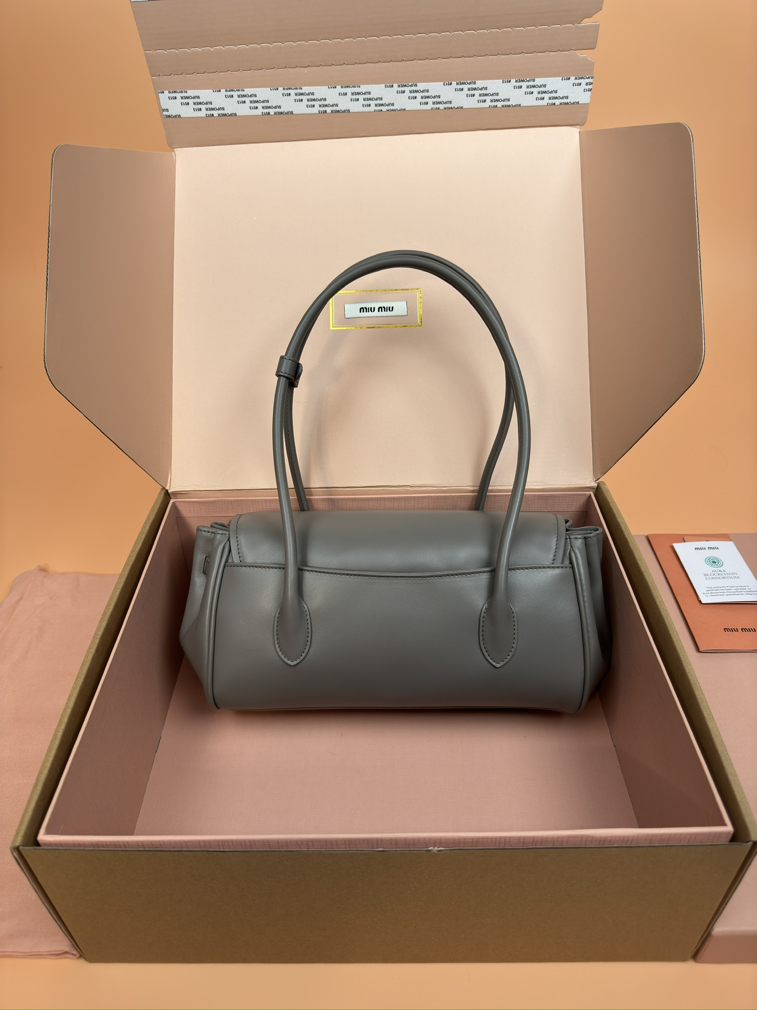 Miu Miu Leather shoulder bag 15x28x11cm