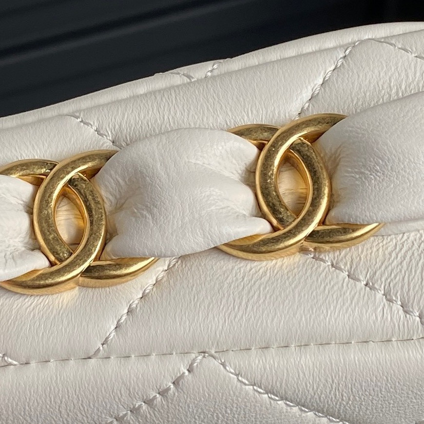 CHANEL FALL-WINTER 2024-25 SMALL FLAP BAG 13x21x7cm