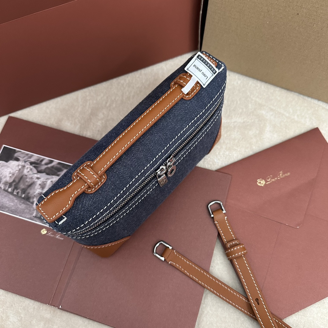 Loro Piana Extra Pocket L19 Cotton 11 x 19 x 6.5 cm