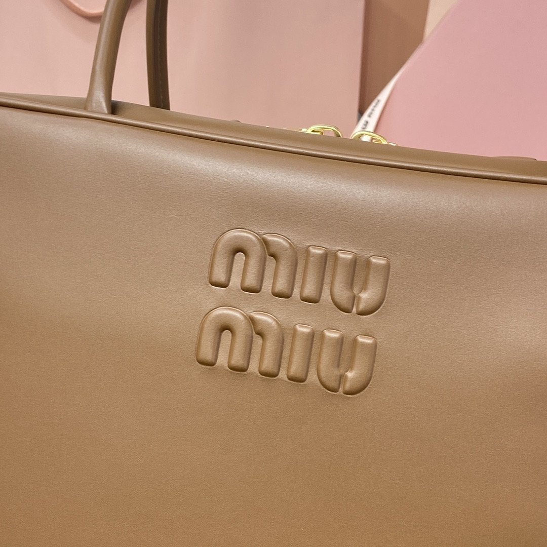 Miu Miu Leather Beau bag 23x34x10cm