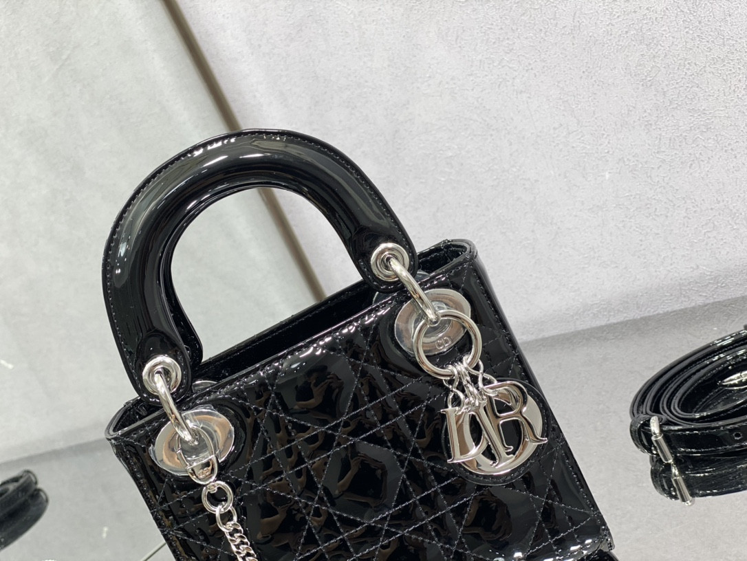 Mini Lady Dior Bag Patent Cannage Calfskin 17 x 15 x 7 cm