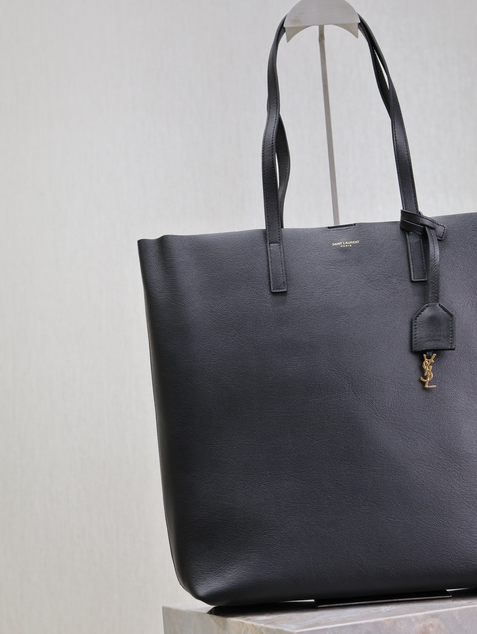 YSL SHOPPING SAINT LAURENT IN LEATHER 32.5×35×10.5cm