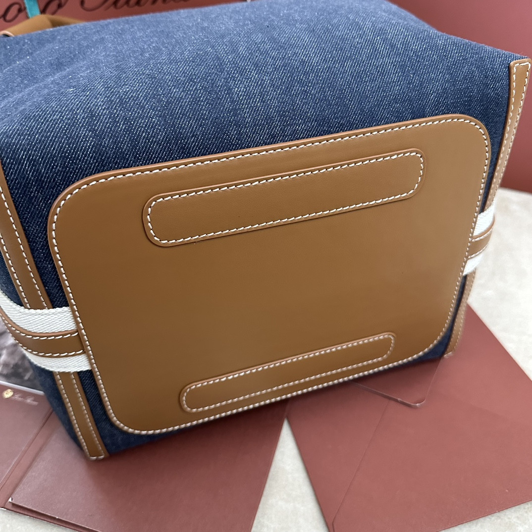 Loro Piana Large Bale Cotton bag 24x20x27cm