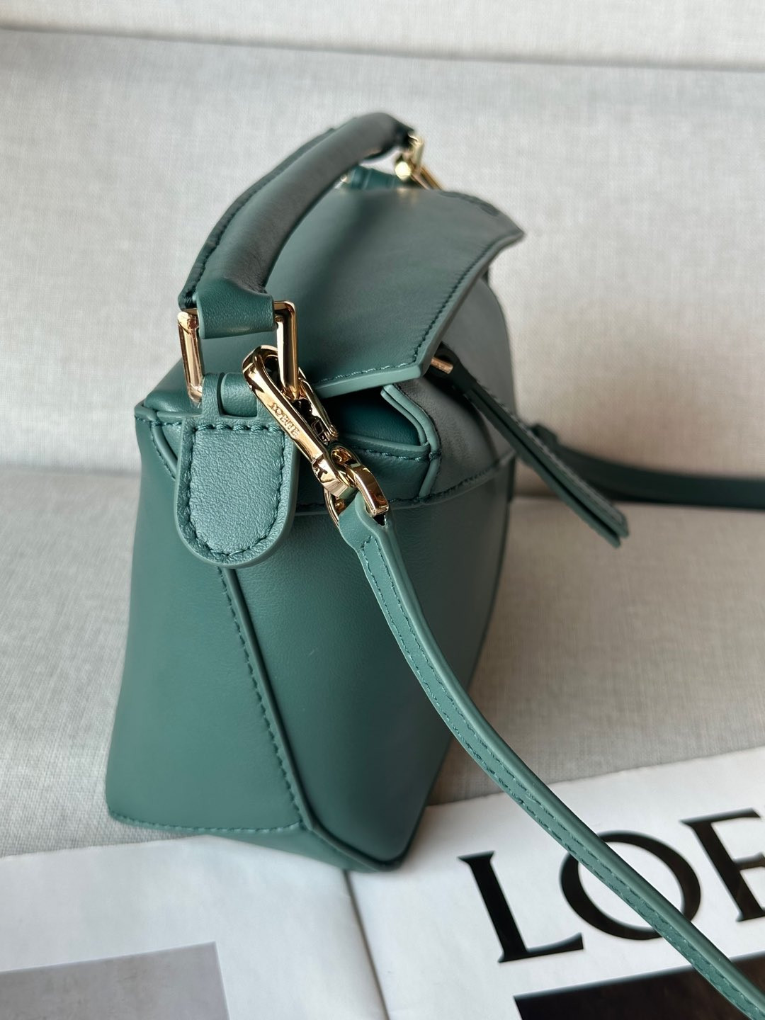 Loewe Mini Puzzle bag in classic calfskin 18x12.5x8cm