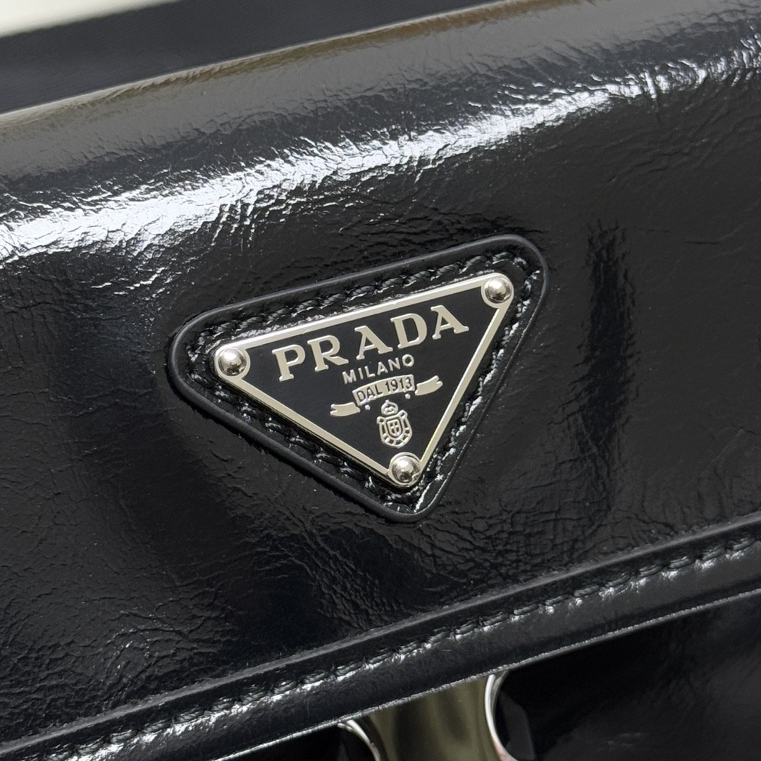 Prada Leather smartphone case 12.5x18x2.5cm