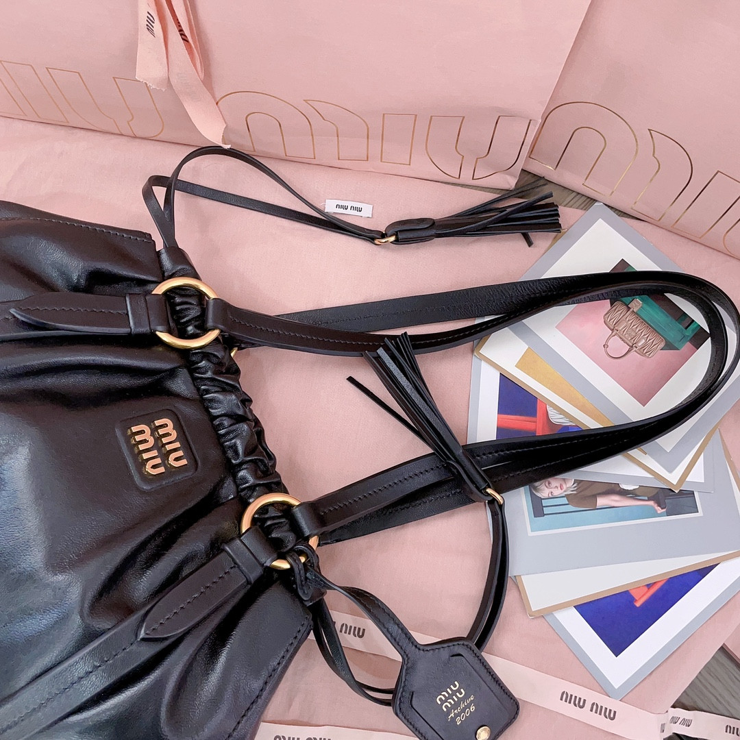 Miu Miu Small Joie nappa leather bag 16x32x10.5cm