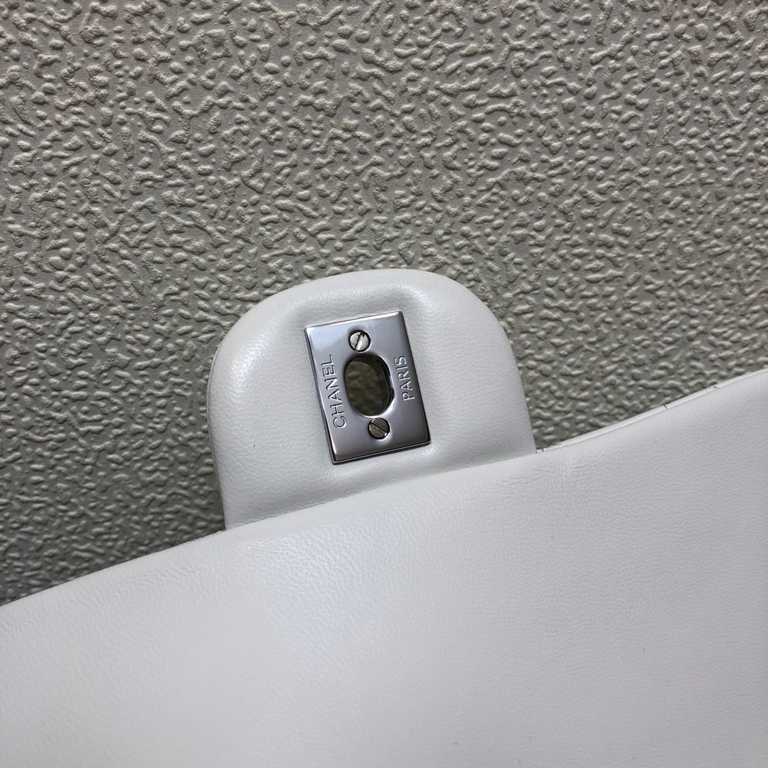 CHANEL MINI FLAP BAG white 12 × 20 × 6 cm