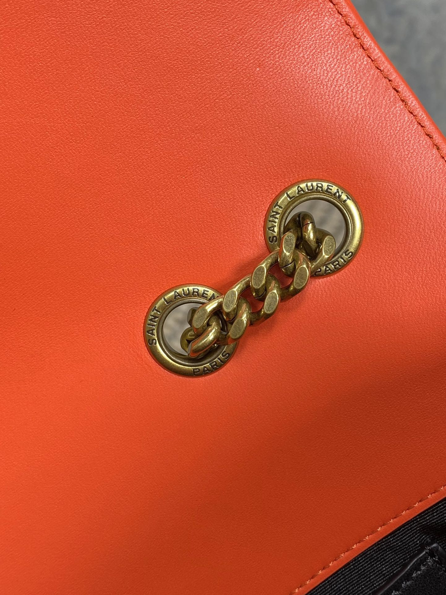 YSL LOULOU medium in MATELASSÉ lambskin 29x17x8cm