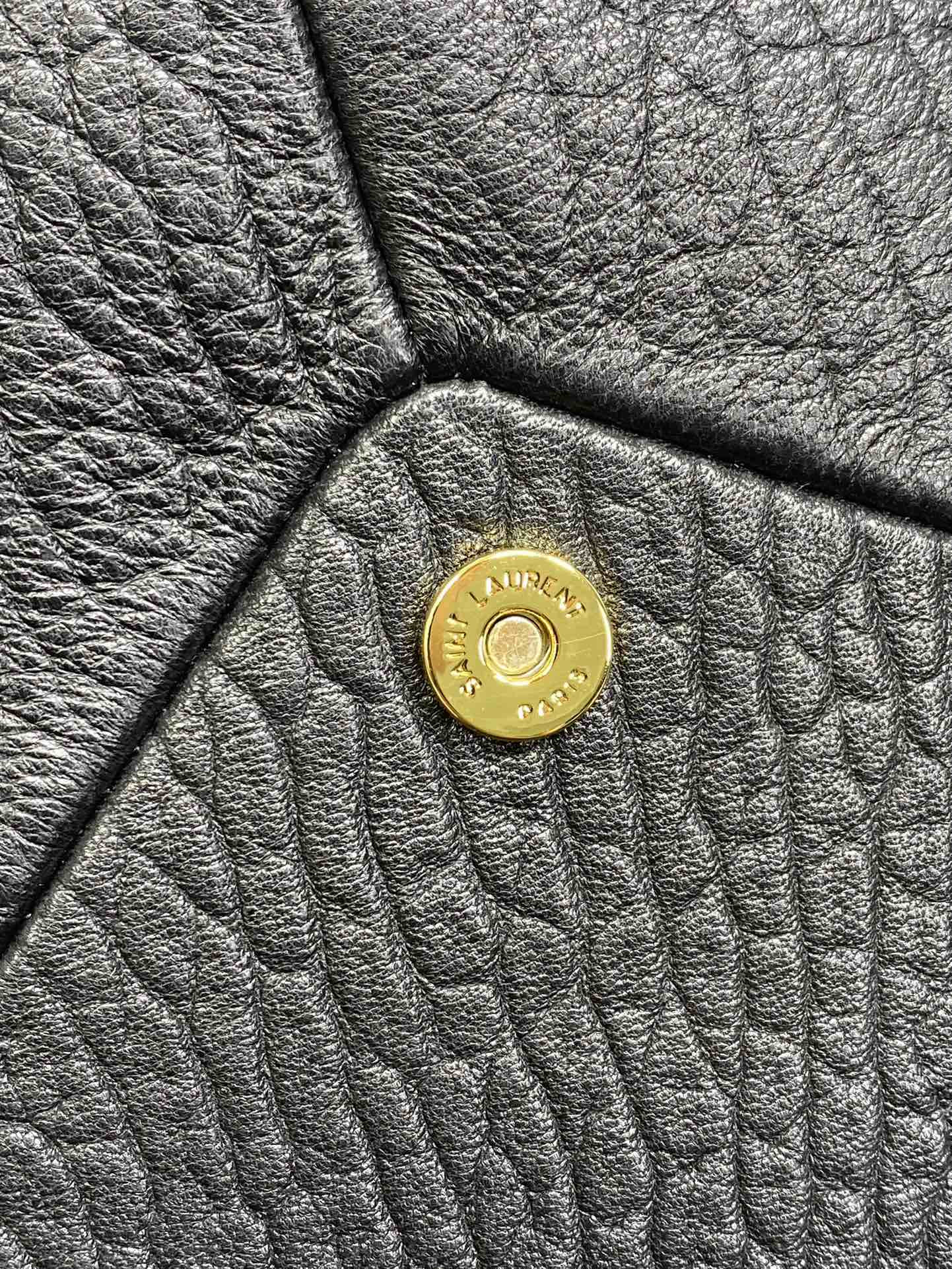 YSL CASSANDRE large envelope pouch in lambskin 29.5x18x4.5cm