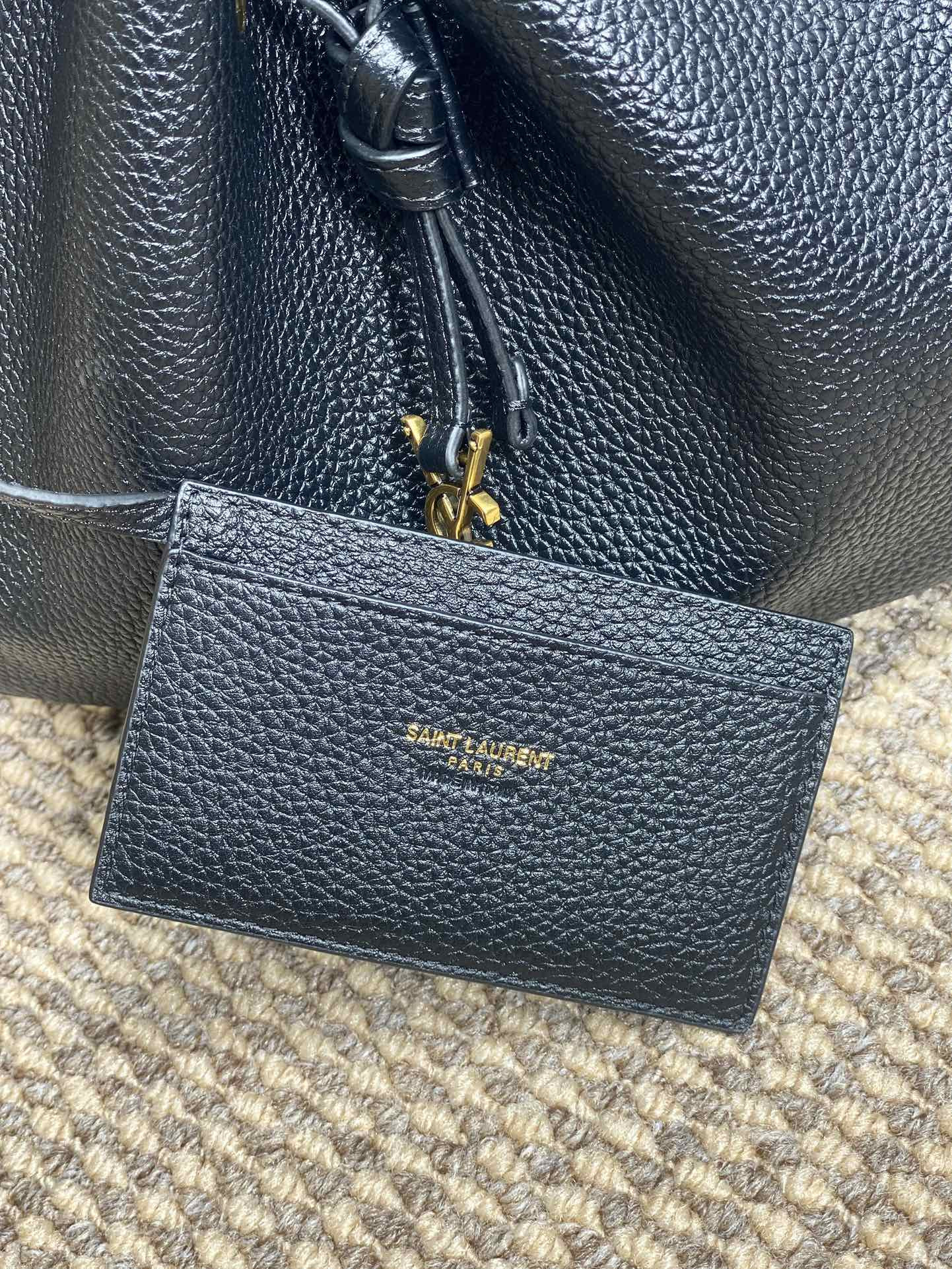 YSL PARIS VII small hobo in grained leather 30X25X3cm