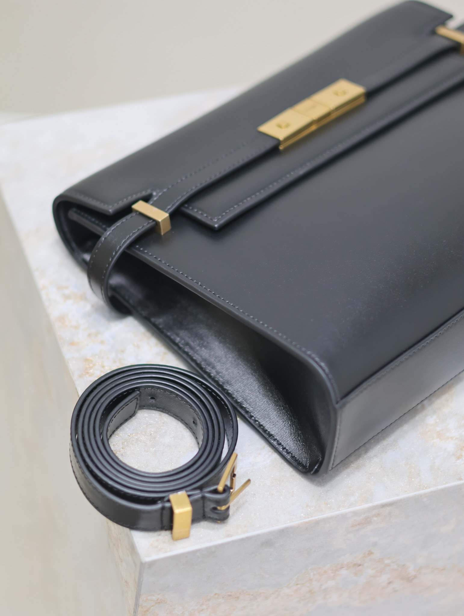 YSL MEDIUM MANHATTAN in BOX SAINT LAURENT 29x20x7.5cm