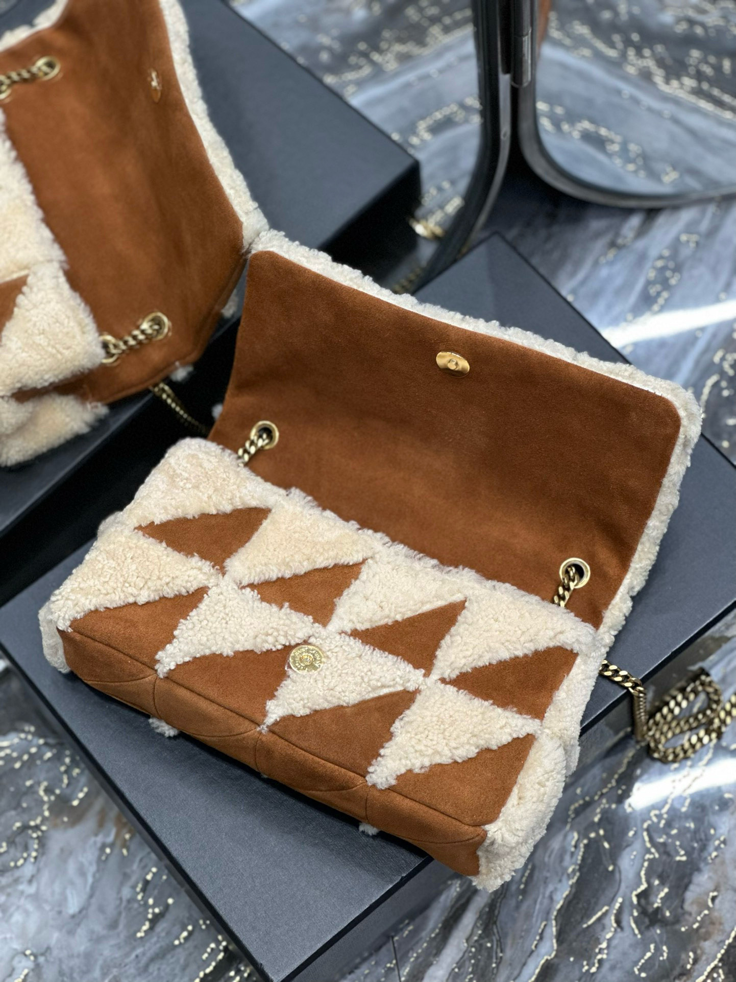 YSL Jamie Medium in Suede and Shearling 25×15×7.5cm