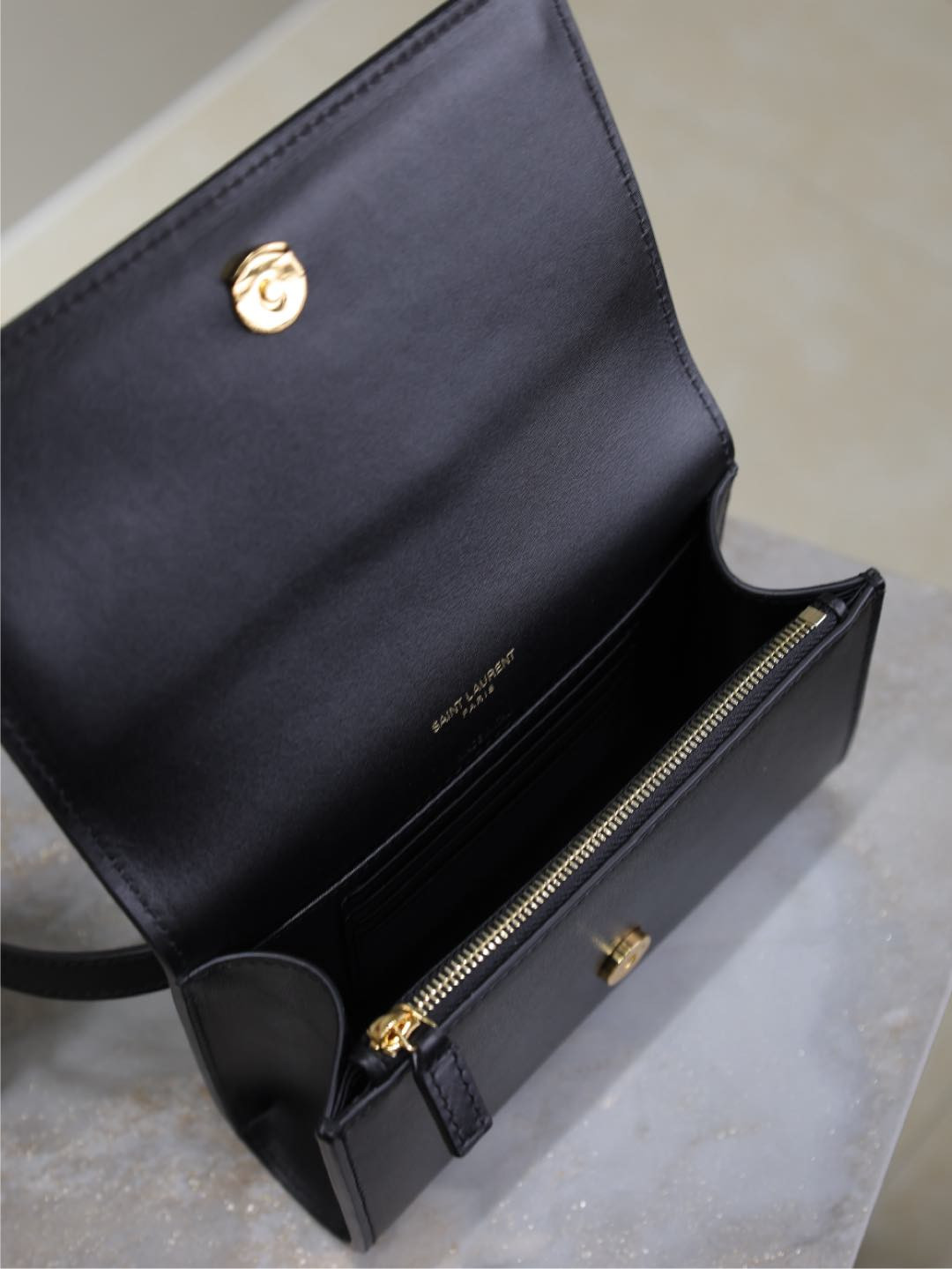 YSL kate belt bag in grain de poudre-embossed leather 18x12x4.5cm