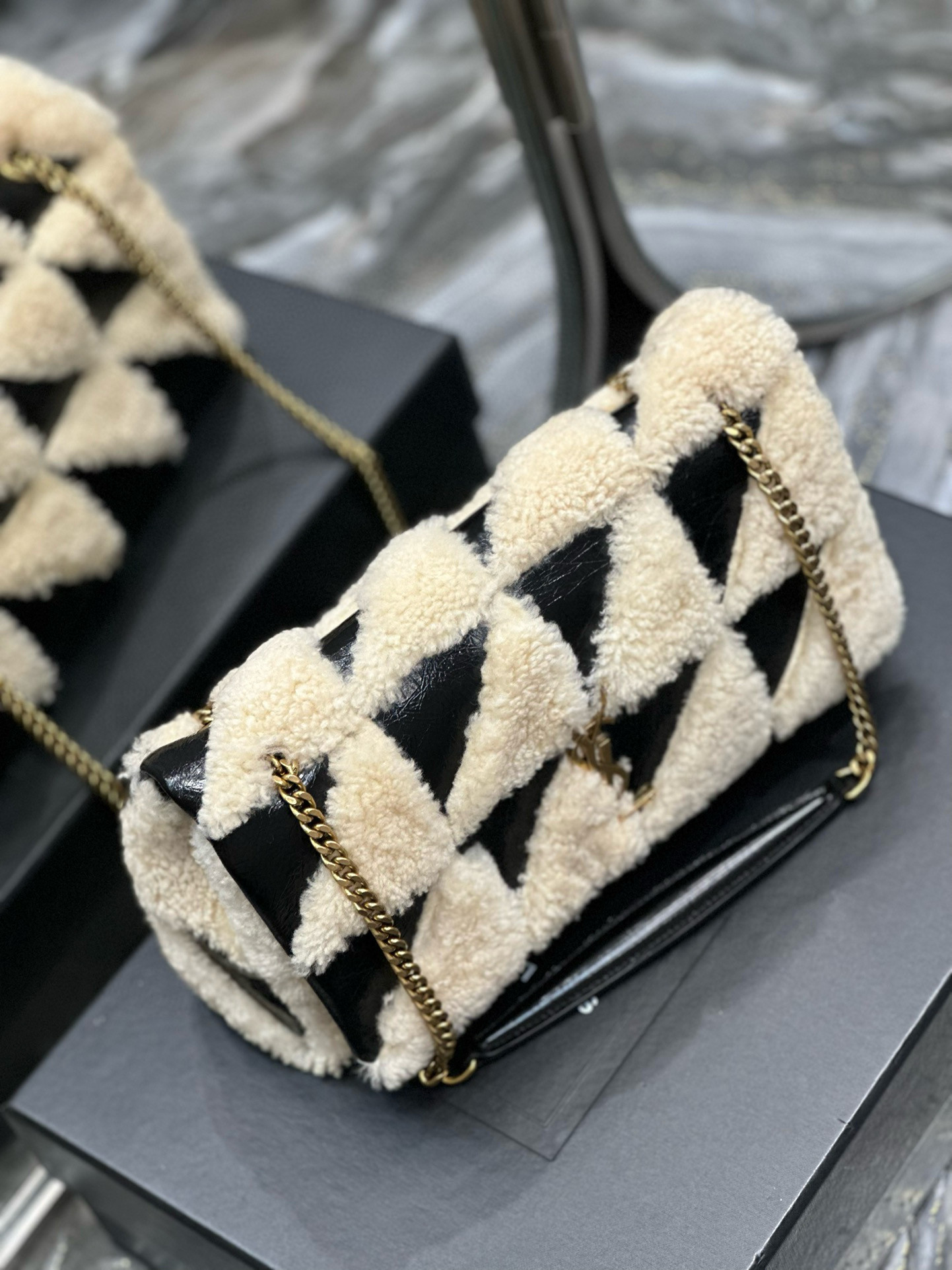 YSL Jamie Medium 25×15×7.5cm