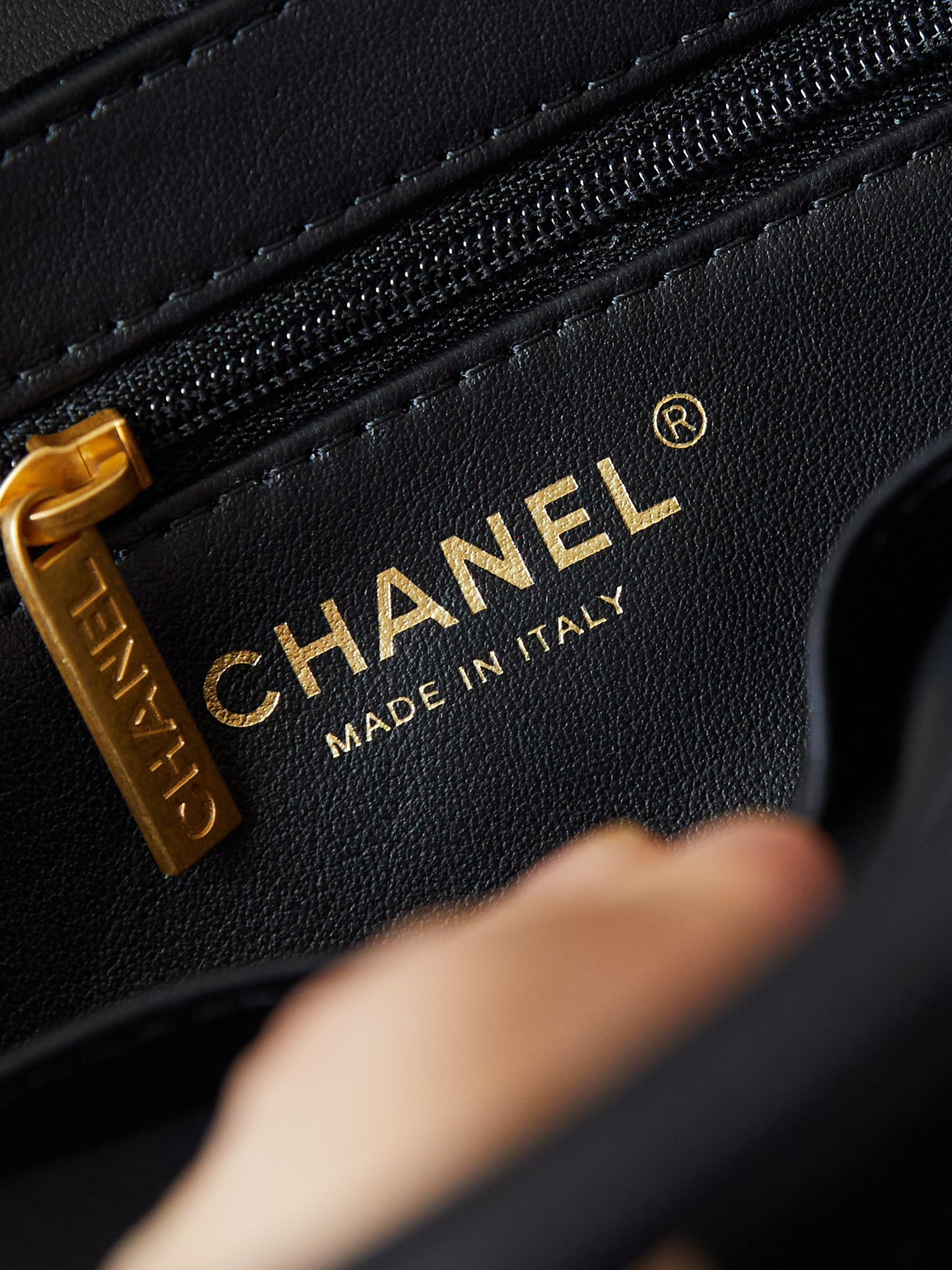 Chanel 24A Kelly 19x13x7cm