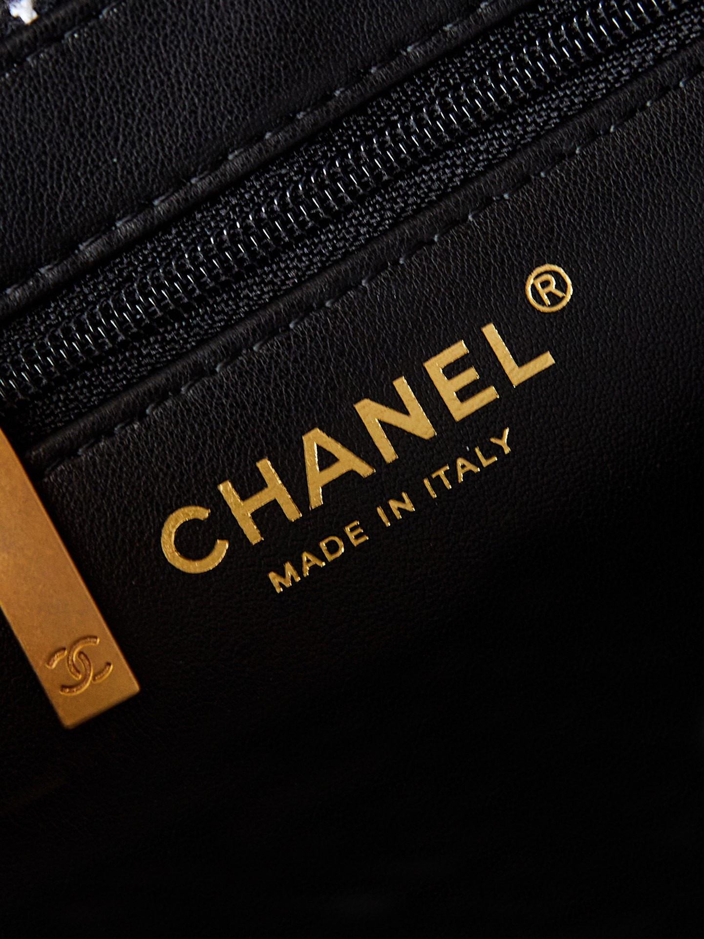 Chanel 23K Kelly 19x13x7cm