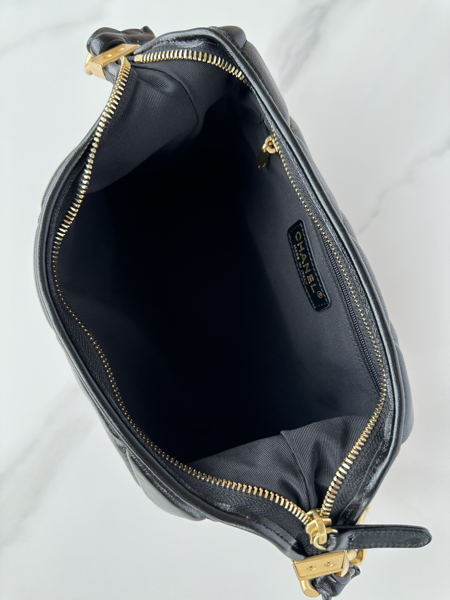 Chanel Hobo Handbag 30×35×9cm