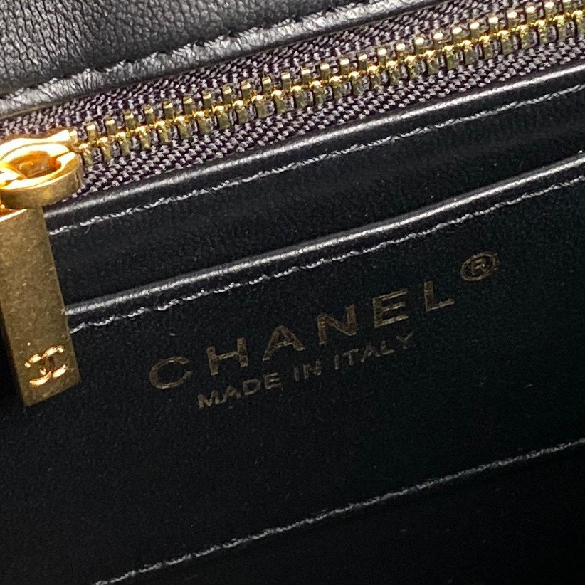 Chanel 24K Handbag 16×21×7cm