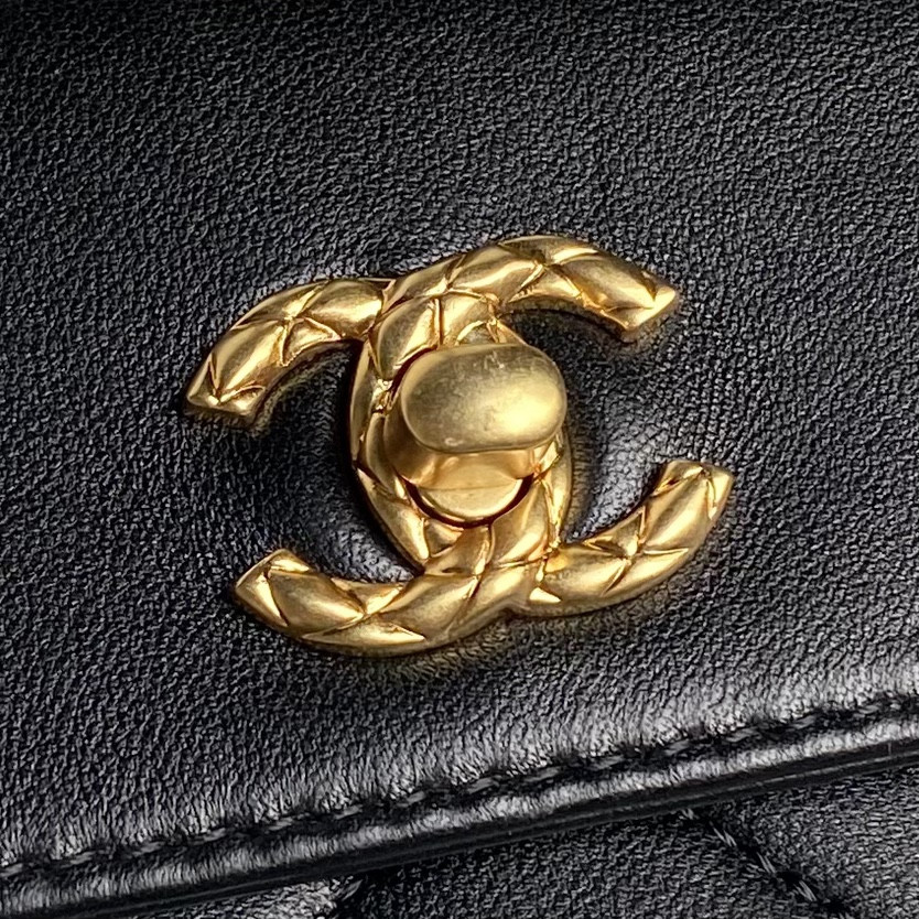 Chanel 24B Evening Bag 19x25X3cm