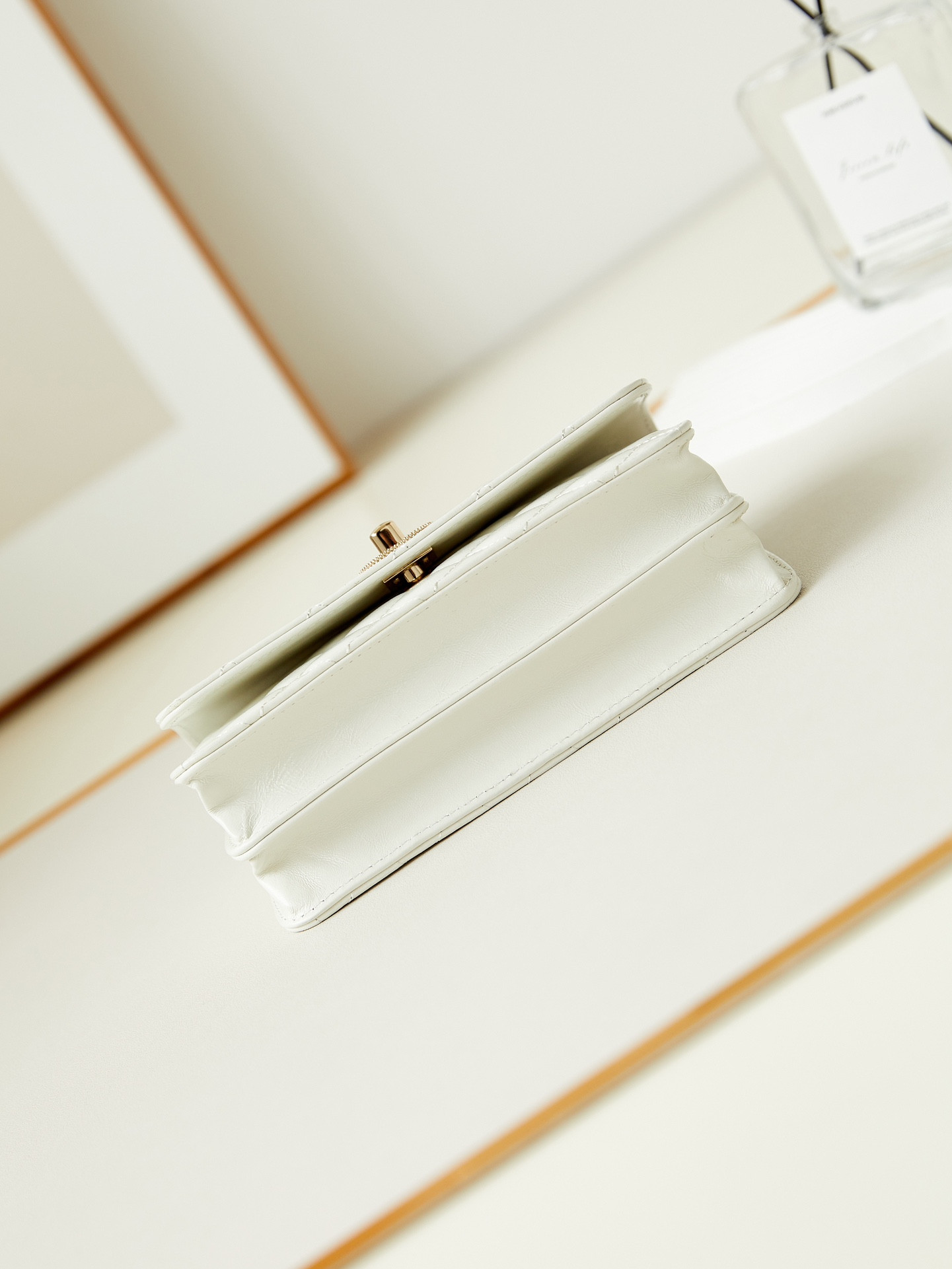 Chanel 24P woc CLASSIC WALLET ON CHAIN 11x18.5x6cm