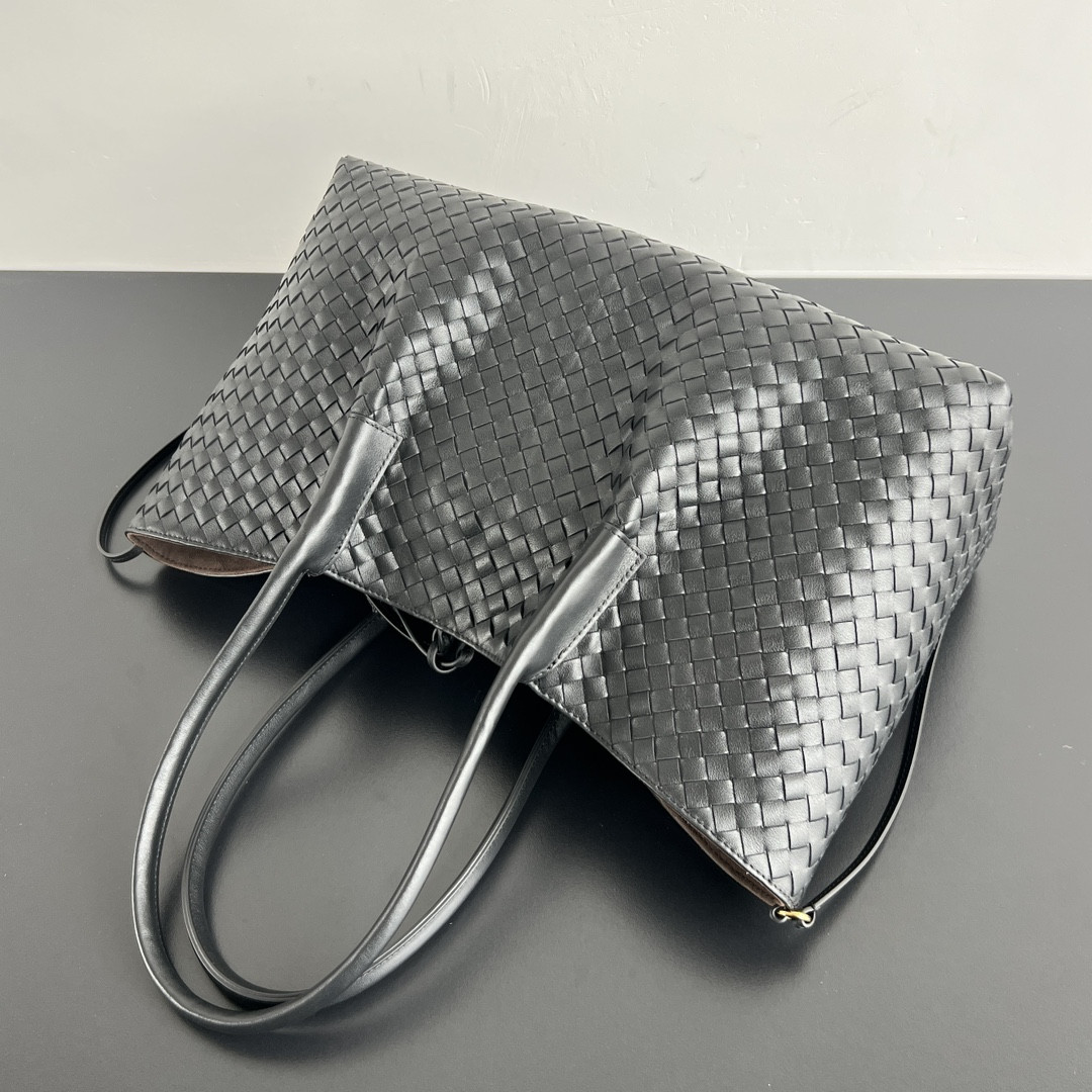 Bottega Veneta Pinacoteca Reversible tote bag in Intrecciato silky calf leather 23x43x14.5cm (Without packaging)