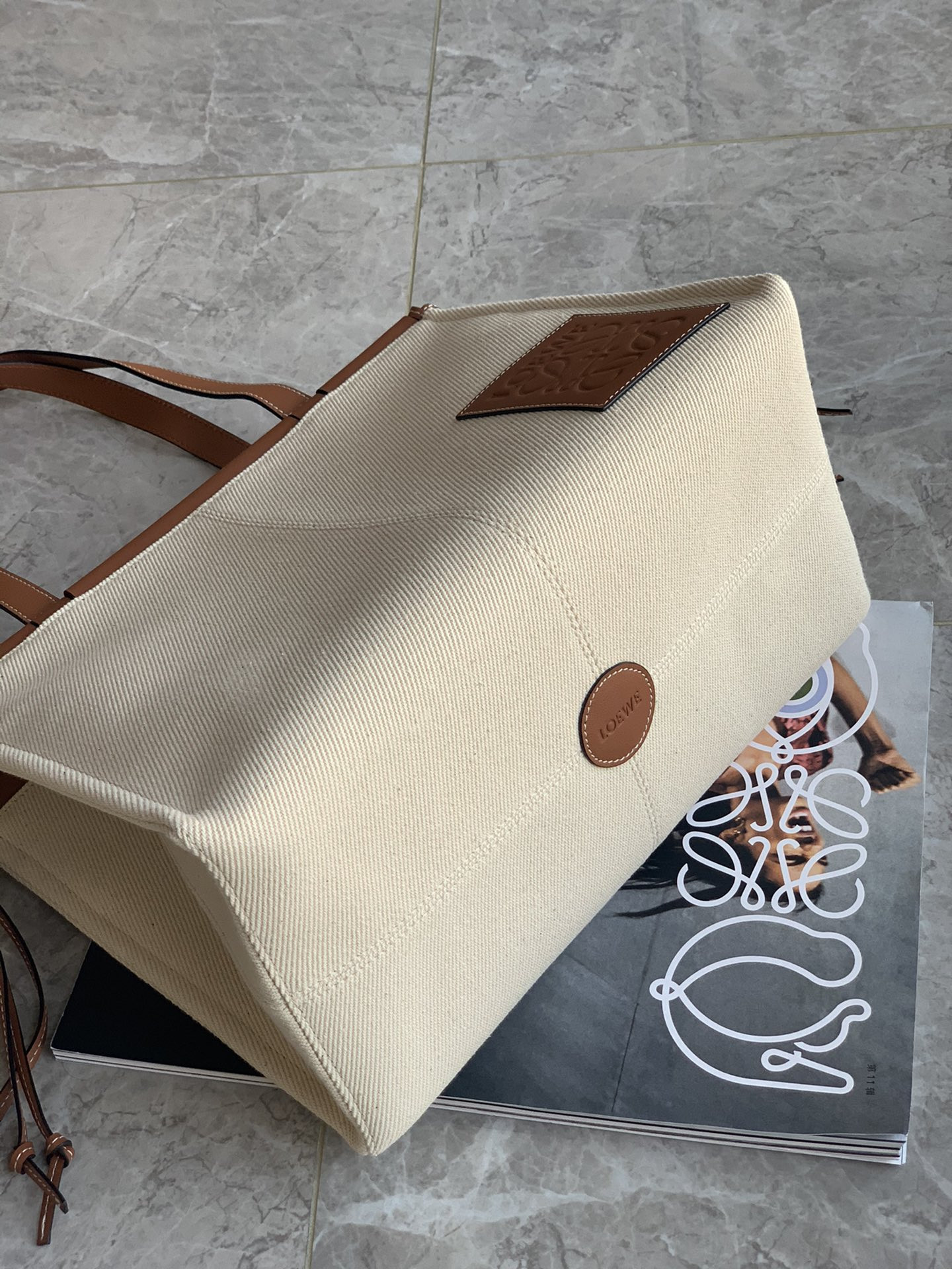 Loewe Cushion tot Canvas and calfskin 35x27x19cm